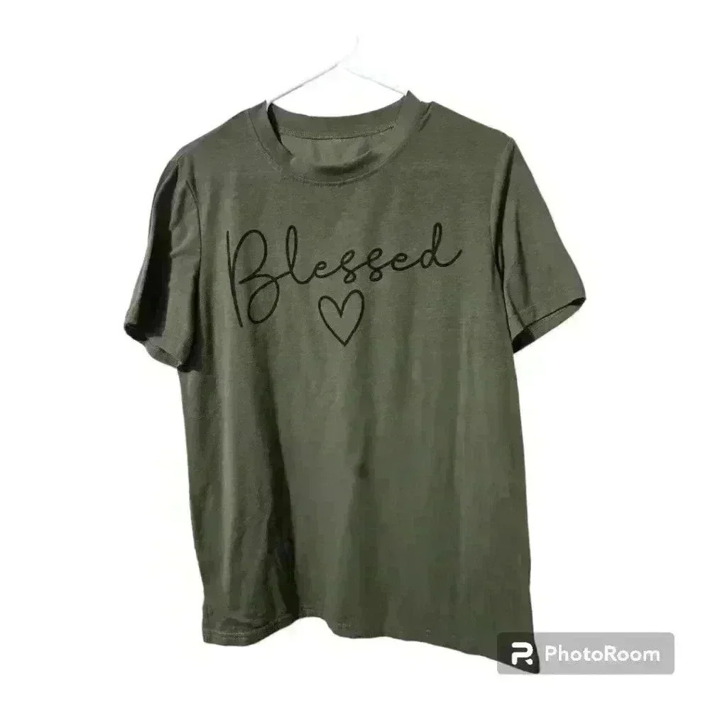 Womens dark green short sleeve tee!